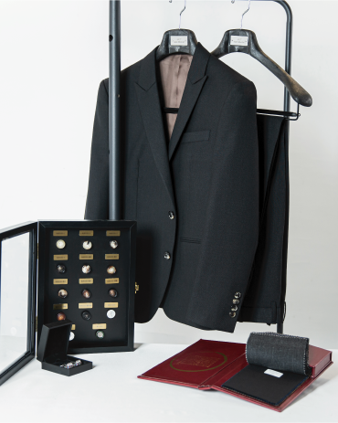 燕尾服與一般西裝：婚禮與晚宴的關鍵區別